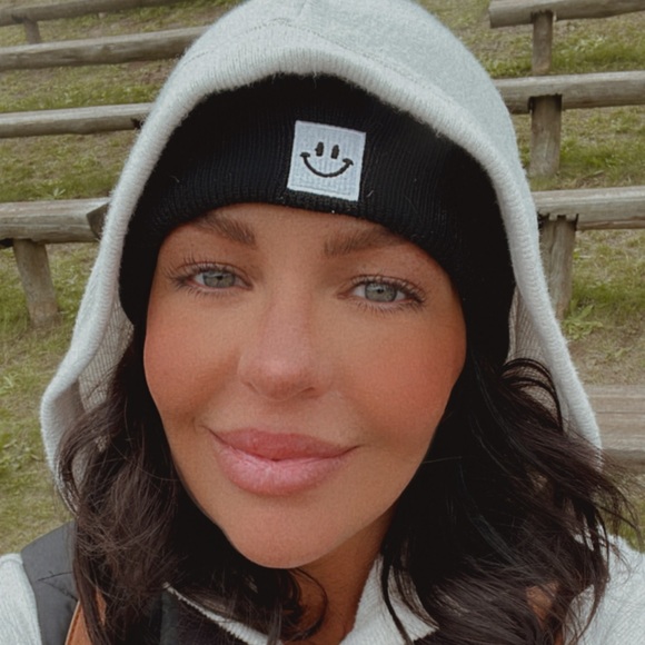 Meet your Posher, Allison - Picture 1 of 1